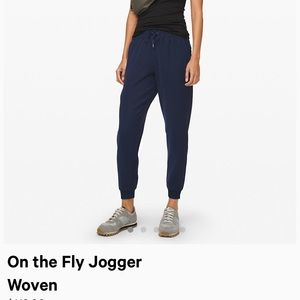 Lulu lemon on the fly jogger (woven)